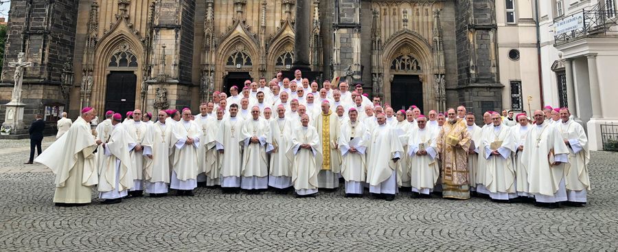 Jubileuszowa Eucharystia z Polskimi biskupami