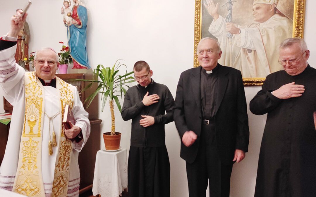Bp Marek z wizytą kolędową u księży z katedry